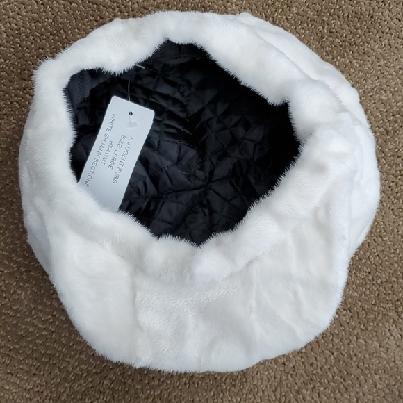 White Sheared Mink Sections Apple Hat - Picture 5 of 5